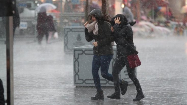 Meteoroloji'den İstanbul için sağanak yağış uyarısı