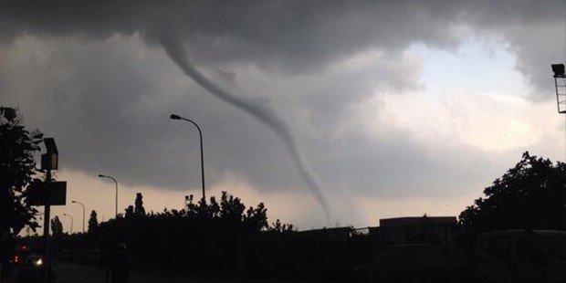 Meteoroloji'den sel ve hortum uyarısı Meteoroloji'den sel ve hortum uyarısı