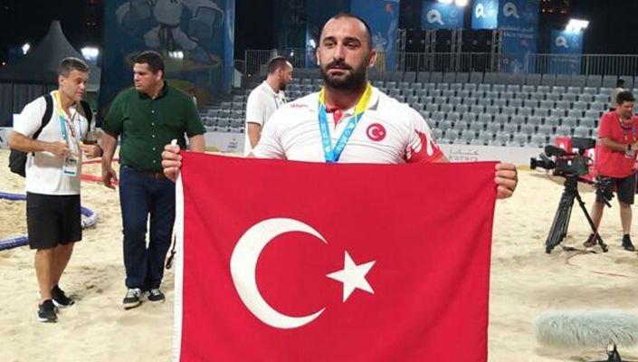 Milli güreşçi Ufuk Yılmaz, Dünya Şampiyonu oldu Milli güreşçi Ufuk Yılmaz, Dünya Şampiyonu oldu