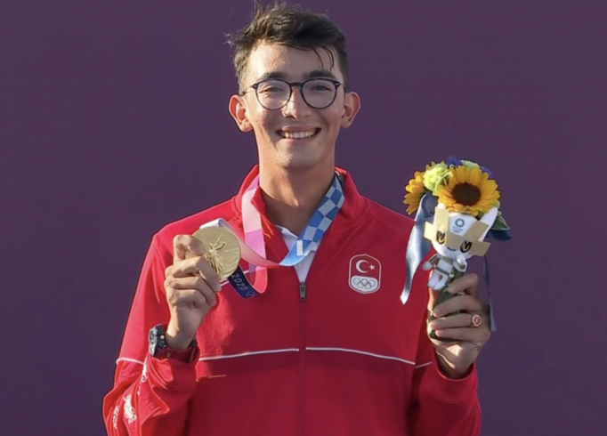 Milli okçu Mete Gazoz olimpiyat şampiyonu oldu Milli okçu Mete Gazoz olimpiyat şampiyonu oldu