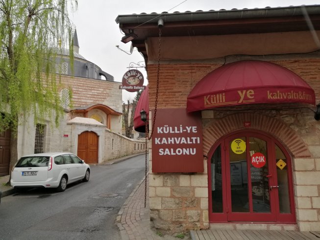 Mimar Sinan'ın eseri Haseki Külliyesi'nin bir bölümünü kahvaltı salonuna çevirmişler!