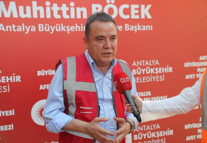 Muhittin Böcek: Geleceğimiz yanıyor