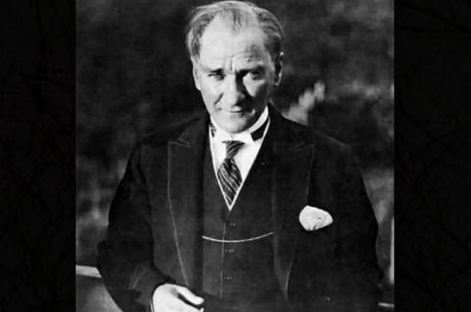 Mustafa Kemal Atatürk'ü her 10 Kasım'da saygı, sevgi ve özlemle anıyoruz