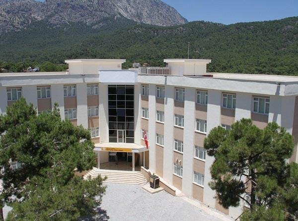 Öğretmenlere 'koronavirüslü öğrenci' nöbeti! Öğretmenlere 'koronavirüslü öğrenci' nöbeti!