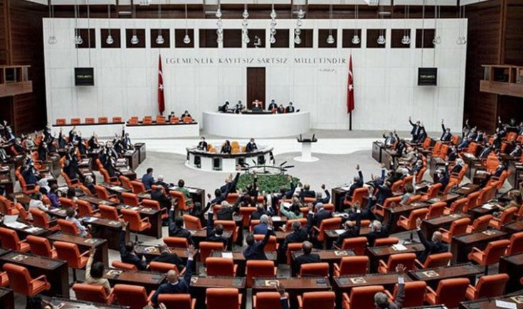 OHAL düzenlemelerinin uzatılmasını da içeren kanun teklifi yasalaştı