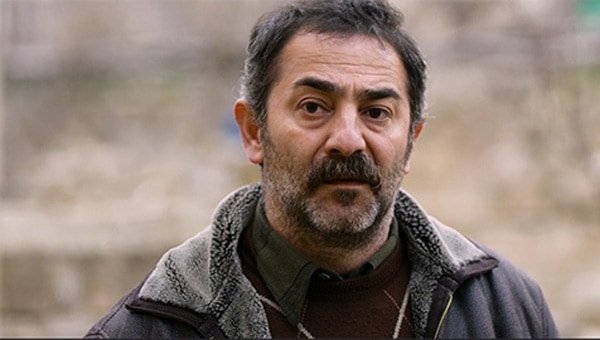 Oyuncu Ayberk Pekcan akciğer kanserine yakalandı Oyuncu Ayberk Pekcan akciğer kanserine yakalandı