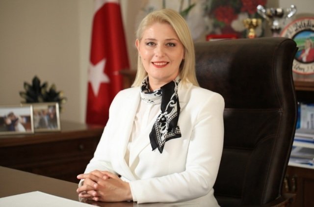 Özlem Becan'dan Babalar Günü mesajı Özlem Becan'dan Babalar Günü mesajı