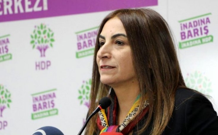 Pervin Buldan Aysel Tuğluk'u ziyaret etti: 'Konuşmakta, tanımakta zorluk çekiyor. Tedavisinin dışarıda yapılması gerekiyor' Pervin Buldan Aysel Tuğluk'u ziyaret etti: 'Konuşmakta, tanımakta zorluk çekiyor. Tedavisinin dışarıda yapılması gerekiyor'