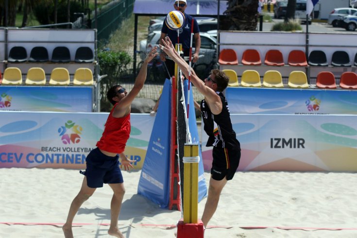 Plaj voleybolunda Erkek Milli Takımı yarı finale kaldı, Kadın Milli Takımı elendi