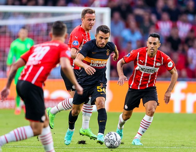 PSV Eindhoven, Galatasaray'ı 5-1 yendi PSV Eindhoven, Galatasaray'ı 5-1 yendi