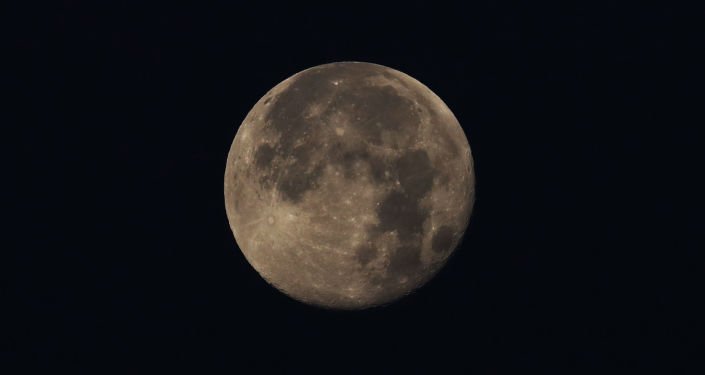 Rus kozmonot ‘yassılaşan’ Ay görüntüsünü paylaştı