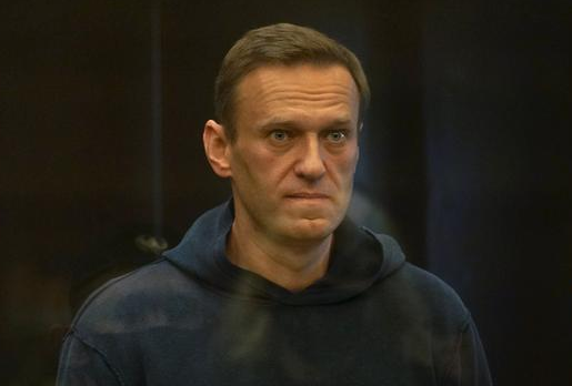 Rus muhalif politikacı Navalni'ye 3,5 yıl hapis cezası