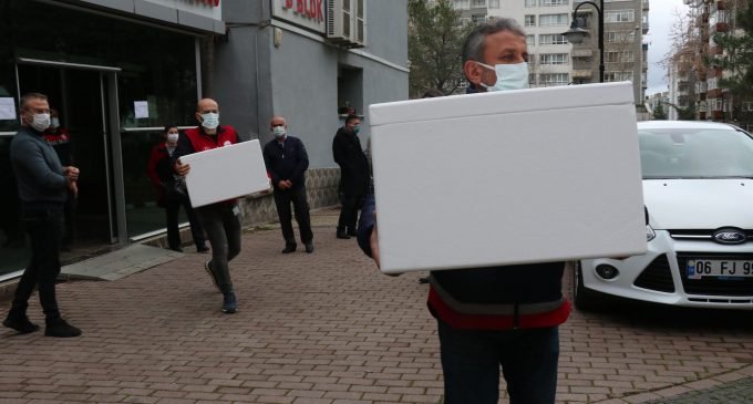 Samsun'da Covid-19 aşıları hastanelere gönderildi Samsun'da Covid-19 aşıları hastanelere gönderildi