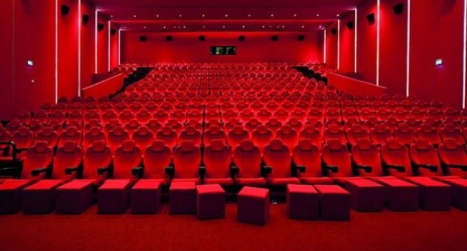 Sinema salonları 1 Temmuz'a kadar yeniden kapatıldı Sinema salonları 1 Temmuz'a kadar yeniden kapatıldı