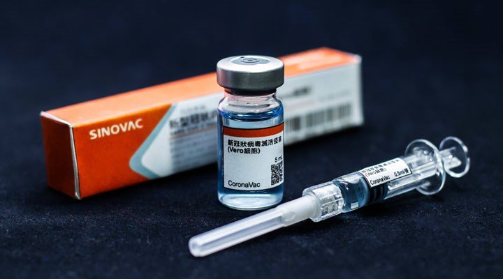 Sinovac aşısının Brezilya'daki faz-3 klinik deneylerde etkinlik oranı yüzde 50.7 oldu