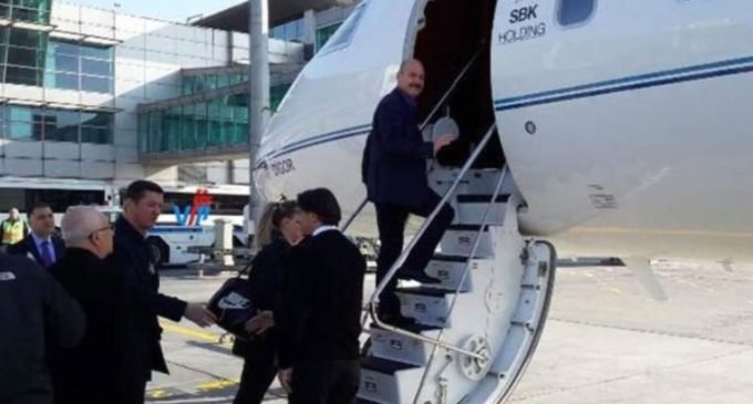 Süleyman Soylu’nun SBK’nın uçağına bindiği görüntüler ortaya çıktı Süleyman Soylu’nun SBK’nın uçağına bindiği görüntüler ortaya çıktı