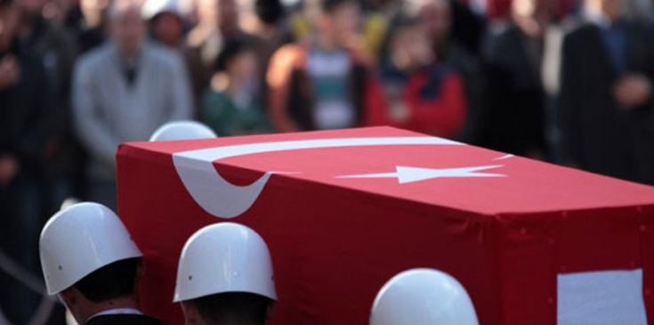 Suriye'nin Fırat Kalkanı Harekat Bölgesinde Azez-Mare'de zırhlı araca yapılan saldırıda 2 özel harekat polisi şehit oldu, 2 özel harekat polisi de yaralandı Suriye'nin Fırat Kalkanı Harekat Bölgesinde Azez-Mare'de zırhlı araca yapılan saldırıda 2 özel harekat polisi şehit oldu, 2 özel harekat polisi de yaralandı