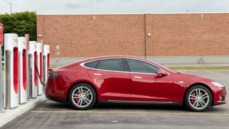 Sürücüsüz Tesla aracı kaza yaptı: 2 kişi hayatını kaybetti Sürücüsüz Tesla aracı kaza yaptı: 2 kişi hayatını kaybetti