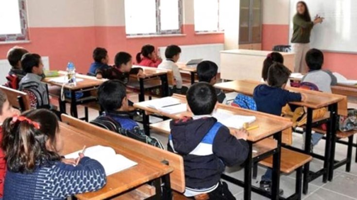 Tabip Odası Başkanı: Okullardaki yüksek bulaş riski sürecek Tabip Odası Başkanı: Okullardaki yüksek bulaş riski sürecek