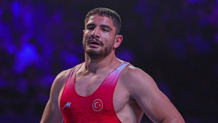 Taha Akgül Dünya Güreş Şampiyonası'nda yarı finale yükseldi