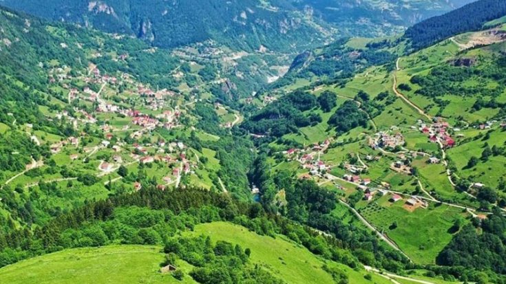 Taş ocağı yapımına direnen halk, AKP'li belediyeye geri adım attırdı Taş ocağı yapımına direnen halk, AKP'li belediyeye geri adım attırdı