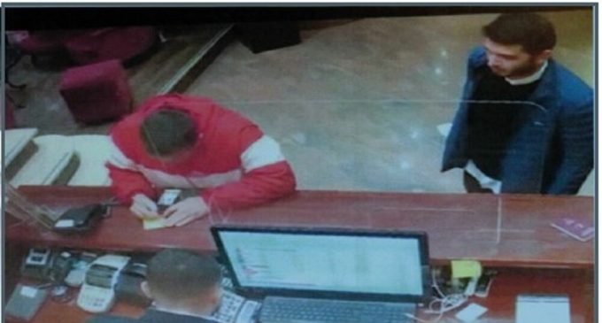 Thodex soruşturmasında yeni gelişme: Faruk Fatih Özer ile kırmızı montlu kişi yakalandı Thodex soruşturmasında yeni gelişme: Faruk Fatih Özer ile kırmızı montlu kişi yakalandı