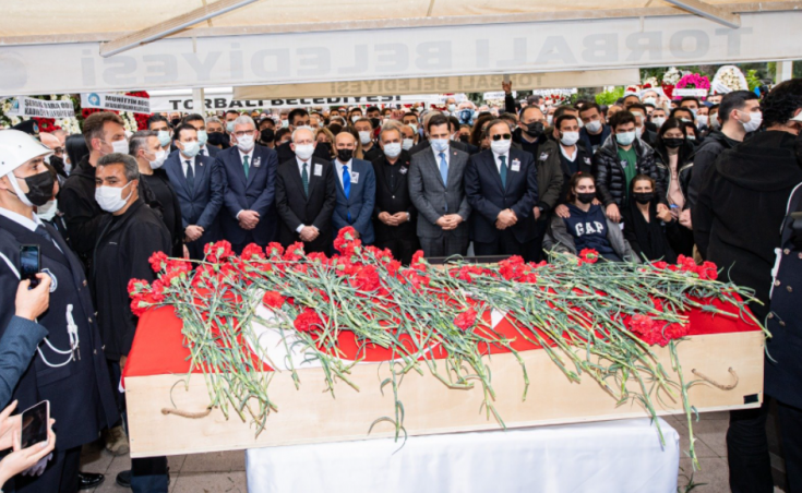 Torbalı Belediye Başkanı İsmail Uygur son yolculuğuna uğurlandı Torbalı Belediye Başkanı İsmail Uygur son yolculuğuna uğurlandı
