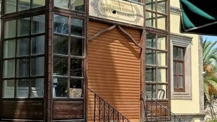 Trabzon Valiliği, Kanuni Sultan Süleyman'ın doğduğu eve otomatik panjur kapı taktırdı