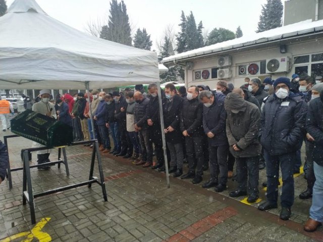 Trafik kazasında hayatını kaybeden İBB yol bakım personeli son yolculuğuna uğurlandı