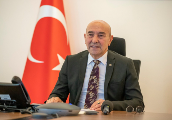 Tunç Soyer: İnsanlık artık iklim krizini kırıntılar vererek çözemeyeceğini anlamış durumda Tunç Soyer: İnsanlık artık iklim krizini kırıntılar vererek çözemeyeceğini anlamış durumda