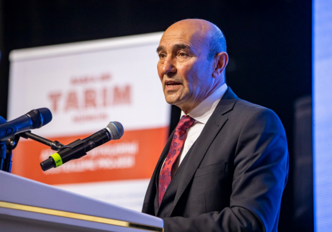 Tunç Soyer İzmir’in yeni tarım politikasını açıkladı: Çiftçi doğduğu yerde doyacak, kentli adil gıdaya ulaşacak Tunç Soyer İzmir’in yeni tarım politikasını açıkladı: Çiftçi doğduğu yerde doyacak, kentli adil gıdaya ulaşacak