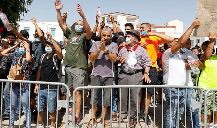 Tunus'ta güvenlik güçleri Al Jazeera ofisini bastı