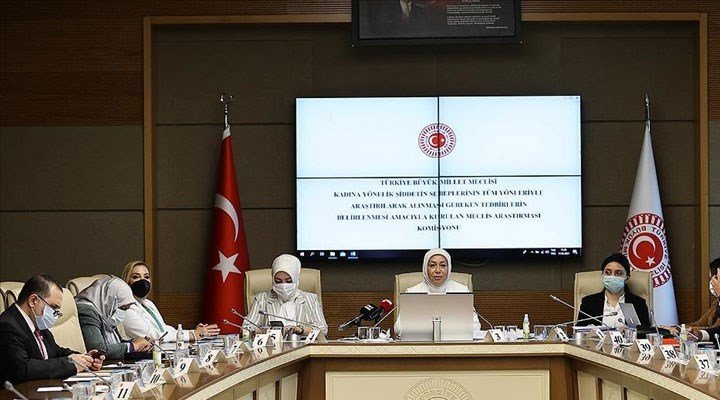 Türk Kadınlar Birliği, Kadına Şiddet Komisyonu'nun davetini reddetti: İstanbul Sözleşmesine karşı olanlarla adımızın yan yana yazılmasını istemiyoruz Türk Kadınlar Birliği, Kadına Şiddet Komisyonu'nun davetini reddetti: İstanbul Sözleşmesine karşı olanlarla adımızın yan yana yazılmasını istemiyoruz
