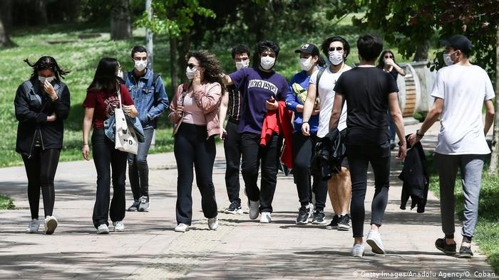 'Türkiye’de 4 gençten neredeyse 3’ü ekonomiye dair endişe içinde' 'Türkiye’de 4 gençten neredeyse 3’ü ekonomiye dair endişe içinde'