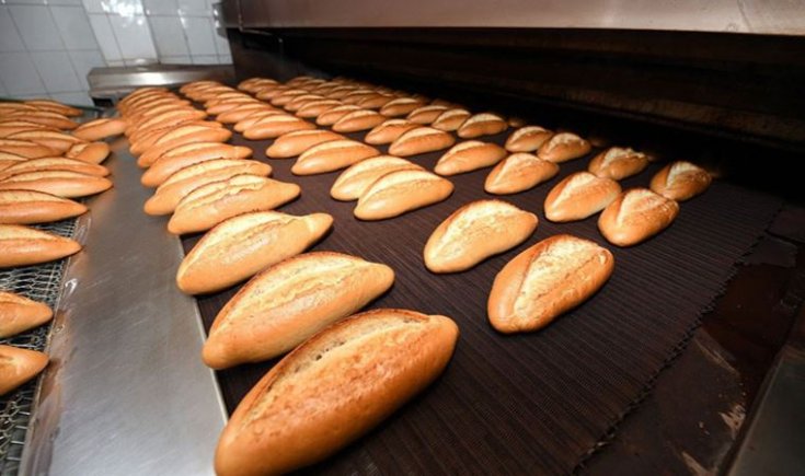 Vahap Seçer: İhtiyaç sahibi ailelere ücretsiz ekmek dağıtımına başladık