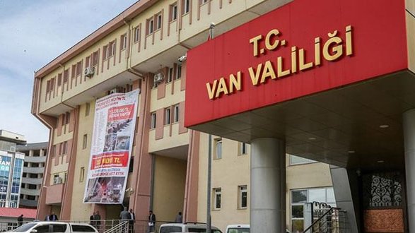 Van Valiliği: 1456 göçmen, 11 organizatör yakalandı Van Valiliği: 1456 göçmen, 11 organizatör yakalandı