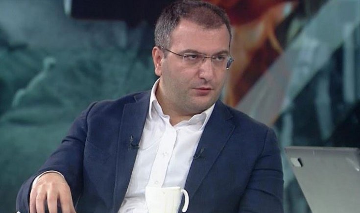 Yandaş Cem Küçük bile pahalılığa isyan etti: 'Fiyatlar can yakıyor, bugün 3 bin lirayla geçinmek imkansız ötesi bir şey' Yandaş Cem Küçük bile pahalılığa isyan etti: 'Fiyatlar can yakıyor, bugün 3 bin lirayla geçinmek imkansız ötesi bir şey'