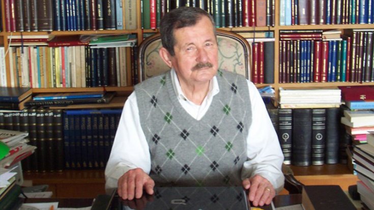 Yazar Erol Toy hayatını kaybetti Yazar Erol Toy hayatını kaybetti