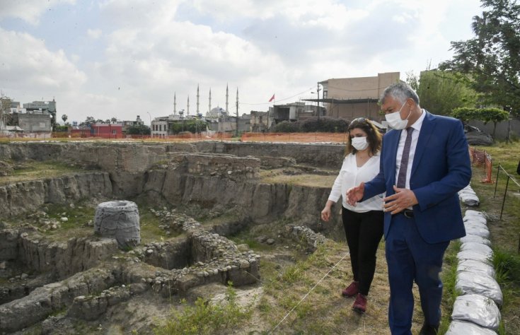 Zeydan Karalar Tepebağ Höyüğü’nde sürdürülen kazı çalışmalarını inceledi: Arkeopark yapılması düşüncesini benimsiyoruz