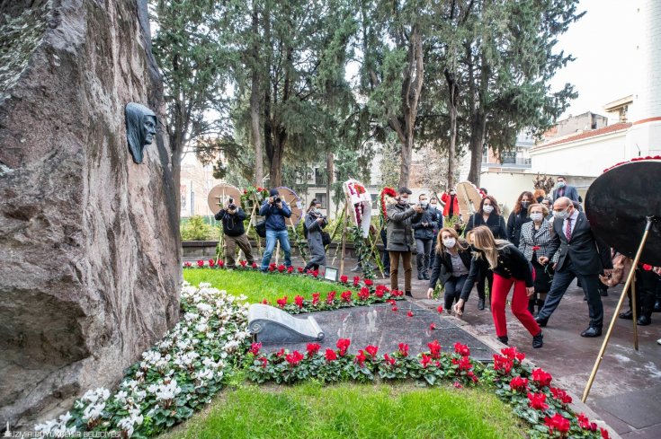 Zübeyde Hanım ölüm yıl dönümünde anıldı