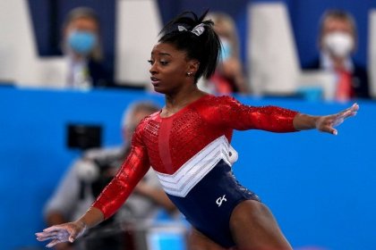 2020 Tokyo Olimpiyatları: ABD'li jimnastikçi Simone Biles finallerden çekildi