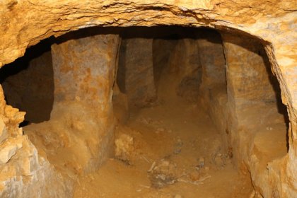 5 bin yıllık yer altı yerleşiminde 'defineci' talanı