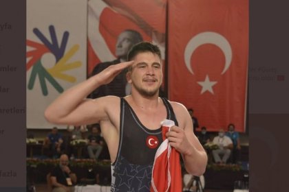 Ahmet Talha Kacur, İşitme Engelliler Dünya Güreş Şampiyonası’nda birinci oldu