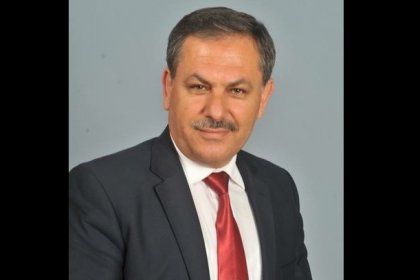 AKP'li Gündoğmuş Belediye Başkanı Mehmet Özeren; 'TOKİ tarafından 20 yıl ödemeli, istedikleri şekilde evler yapılacak. Evleri çok eski evi olan vatandaşlar keşke bizim de evimiz yansaydı diyecekler'