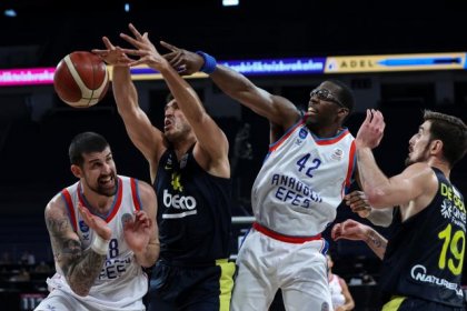 Anadolu Efes 95-73 Fenerbahçe Beko