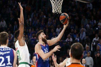 Anadolu Efes, Zalgiris’i 94-60 mağlup etti