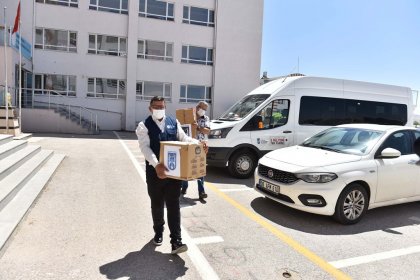 Ankara Büyükşehir Belediyesi 24 okula ücretsiz 3 bin 839 kitap dağıttı
