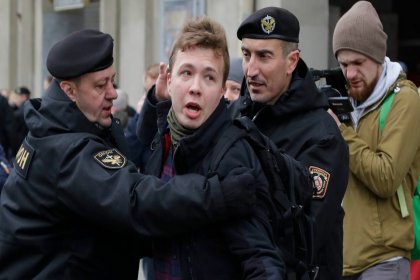 Belarus 'muhalif gazeteciyi gözaltına almak için' Yunanistan'dan Litvanya'ya giden uçağı zorla Minsk'e indirdi