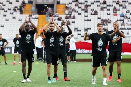 Beşiktaş sezonun ilk maçında Çaykur Rizespor'u 3-0 yendi