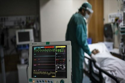 Bir sağlık çalışanı daha koronavirüs nedeniyle hayatını kaybetti
